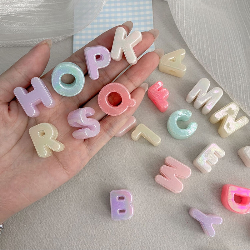 キャンディカラー20mm虹色アクリルレタービーズDIYキット - Jewelry Making Tutorials のレビューと価格